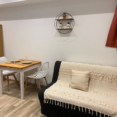 Les Appartements Du Vieux Poussan Εξωτερικό φωτογραφία