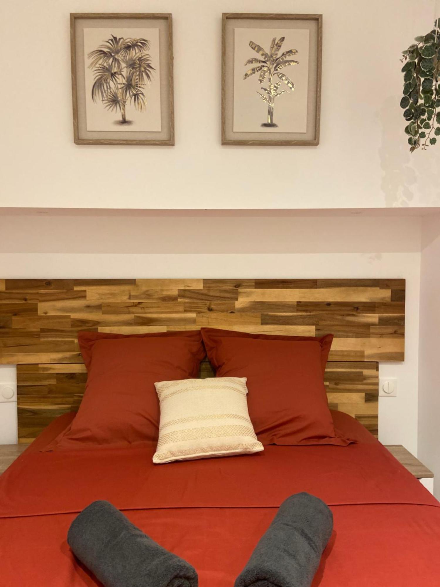 Les Appartements Du Vieux Poussan Εξωτερικό φωτογραφία