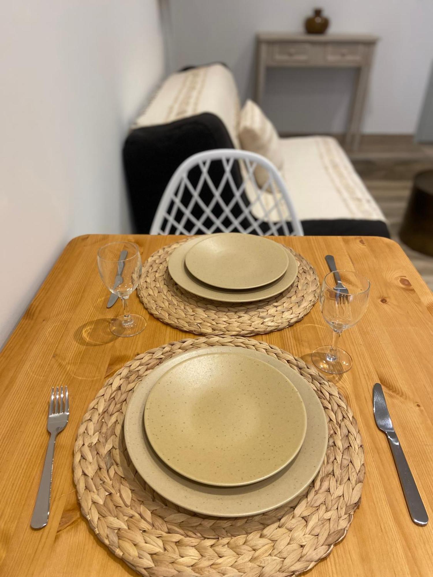 Les Appartements Du Vieux Poussan Εξωτερικό φωτογραφία