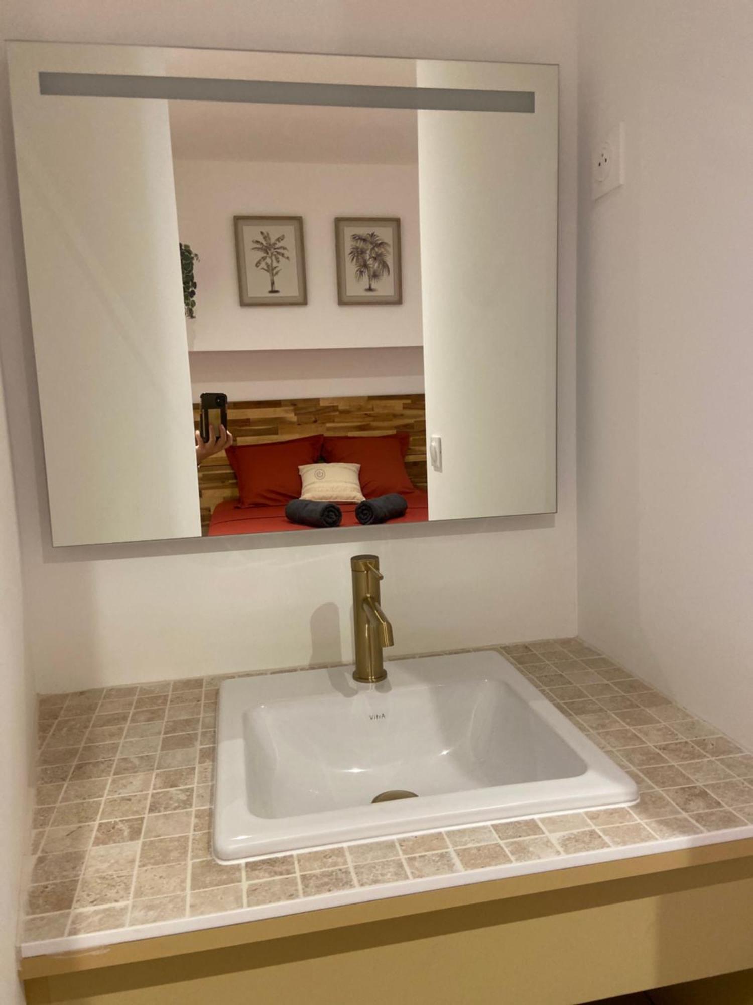 Les Appartements Du Vieux Poussan Εξωτερικό φωτογραφία