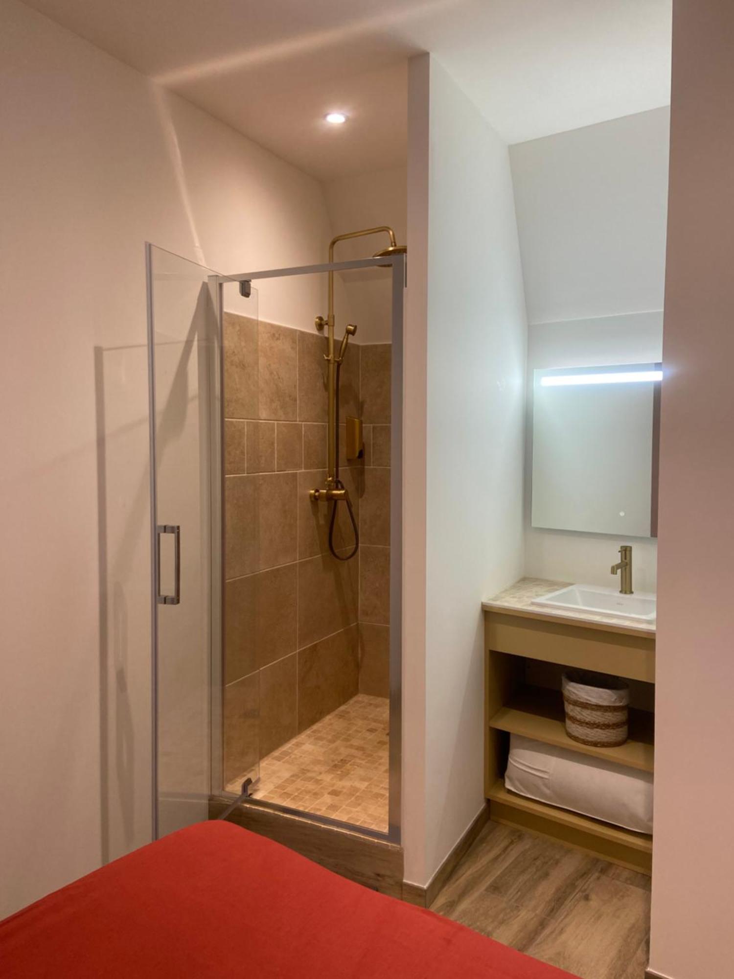 Les Appartements Du Vieux Poussan Εξωτερικό φωτογραφία